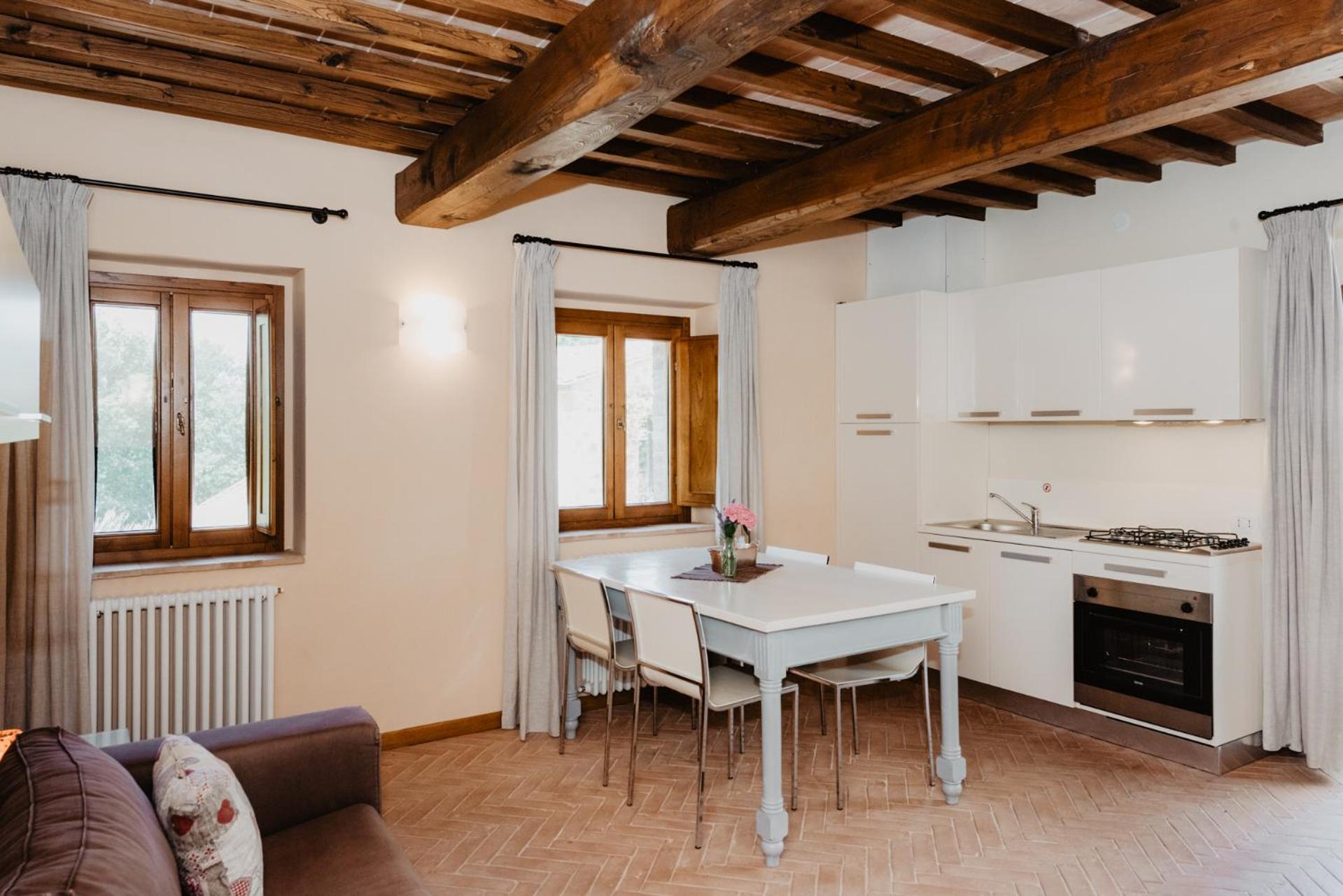 Borghetto Poggio Bianco Casa vacanze Radicondoli